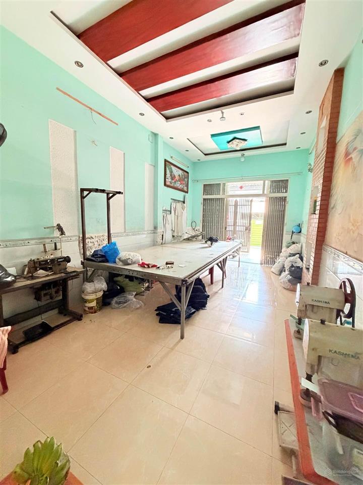Bán nhà 1/ gần ngã tư bốn xã bình tân 4x18m hxh 6m 3 tầng 5pn shr giá chỉ 6 tỷ hơn