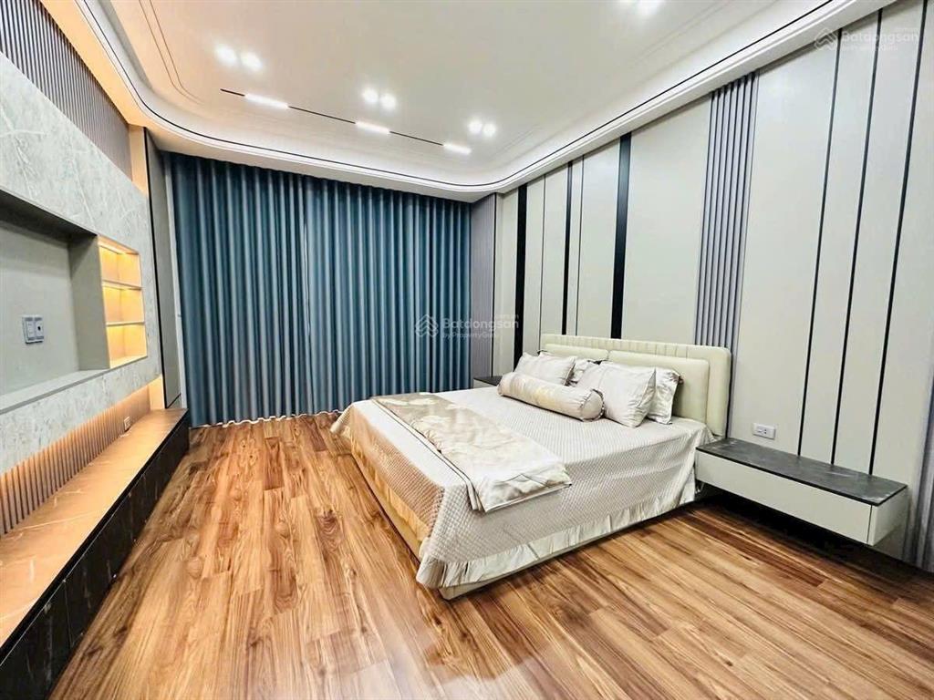 Bán nhà phố trạm 52m2 16,2 tỷ ngõ rộng, ô tô ngủ trong nhà, thang máy nhập ngoại