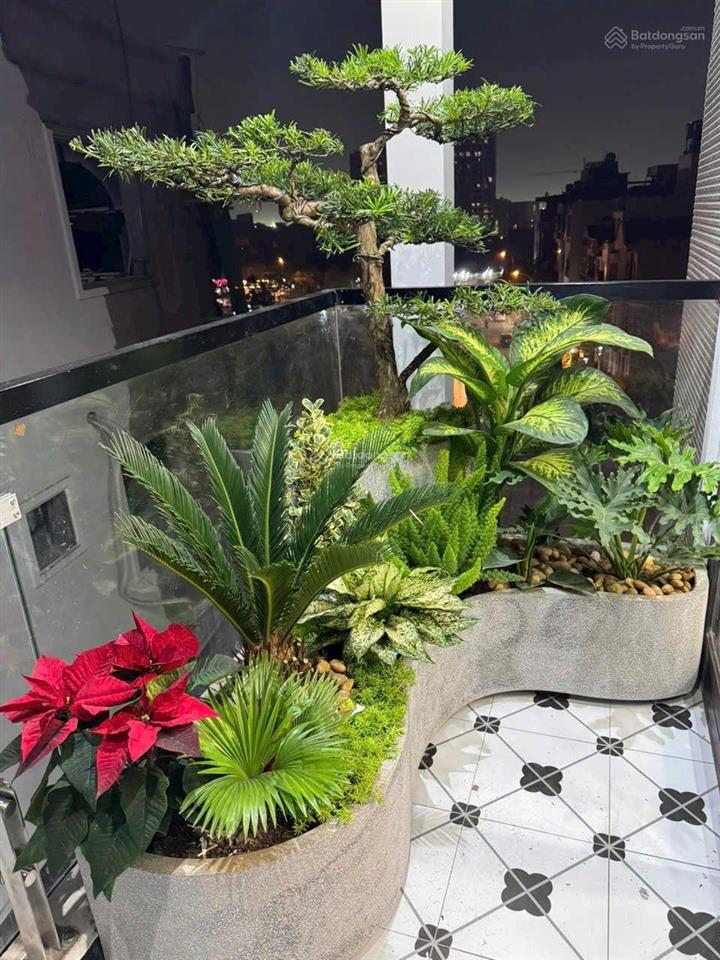 Long lanh phố trạm đẳng cấp long biên. hiếm gặp 2 ôtô, thang máy xịn (thương lượng ngất ngưởng)