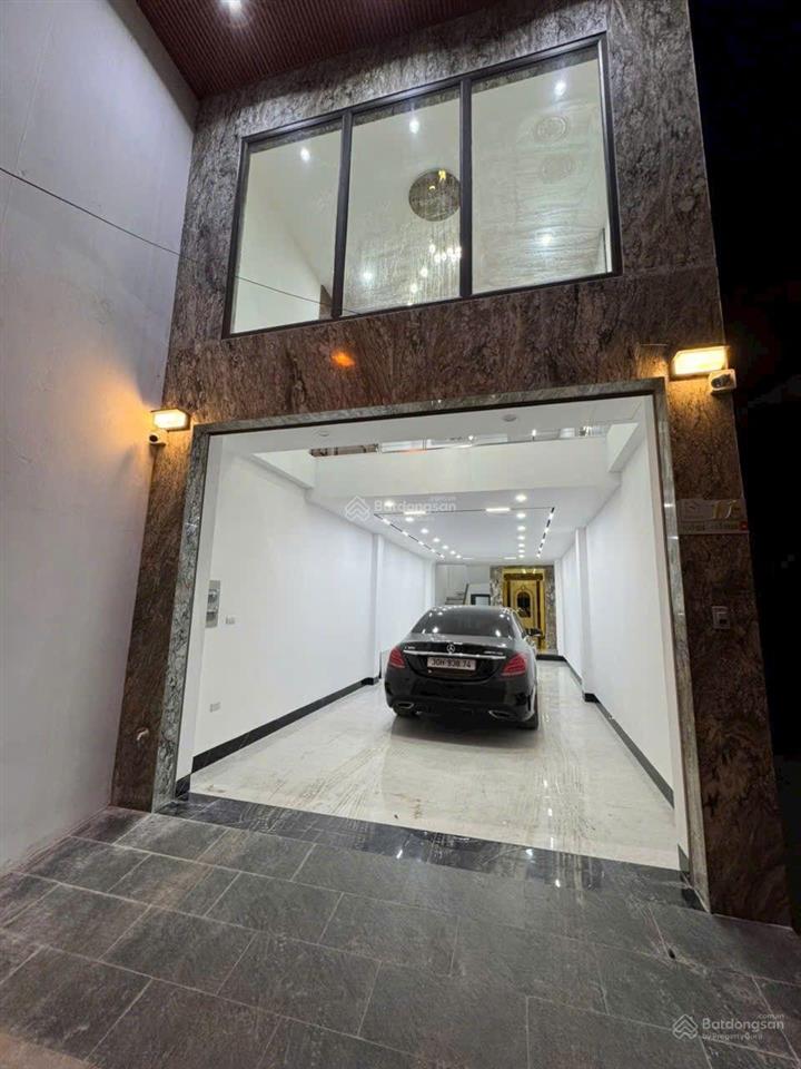 Long lanh phố trạm đẳng cấp long biên. hiếm gặp 2 ôtô, thang máy xịn (thương lượng ngất ngưởng)
