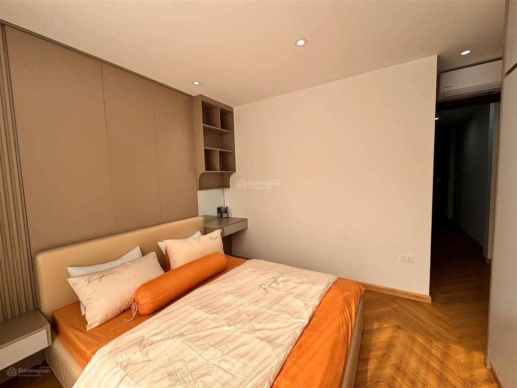 Bát khối, long biên  7 tầng, thang máy, hậu nở đẹp, ngõ vf3.