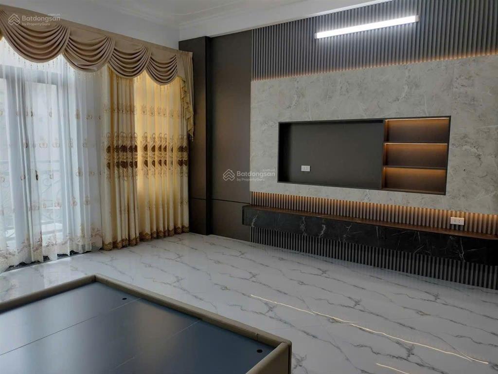 Nhà đẹp long biên, thang máy, gara ô tô, kinh doanh
