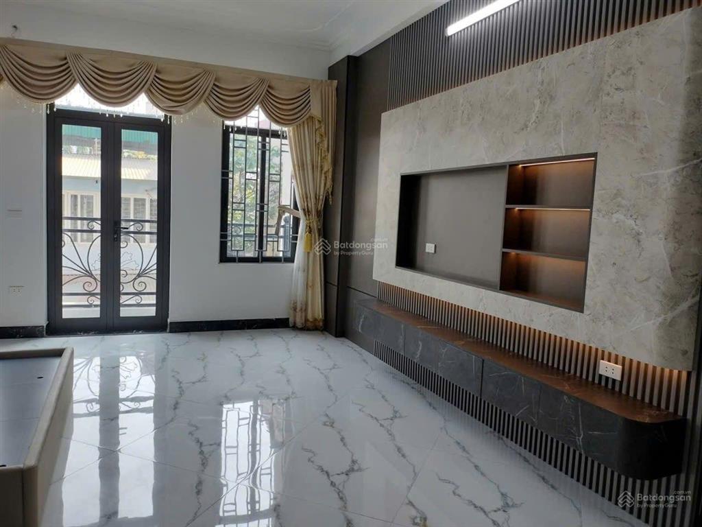 Nhà đẹp long biên, thang máy, gara ô tô, kinh doanh