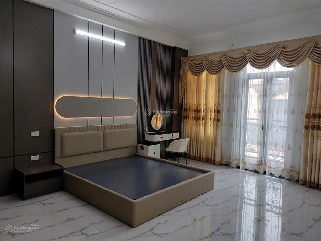 Nhà đẹp long biên, thang máy, gara ô tô, kinh doanh