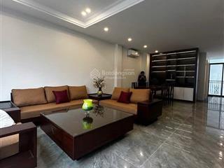 Bán nhà riêng ngõ tư đình  long biên. dt 103m2 7t 6,5m mặt tiền