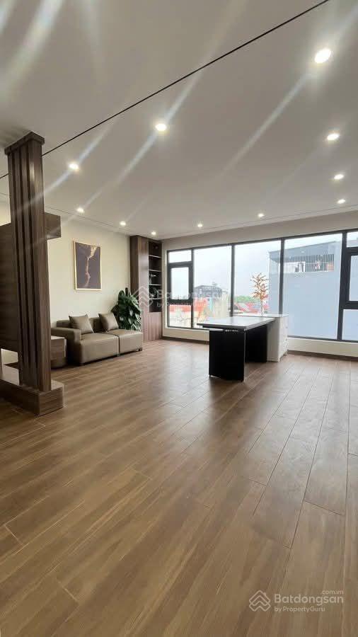 Nhà đẹp, phúc lợi long biên thang máy mt 6m ô tô đỗ cửa (nhà tư nhân dưới 10 tỷ)

