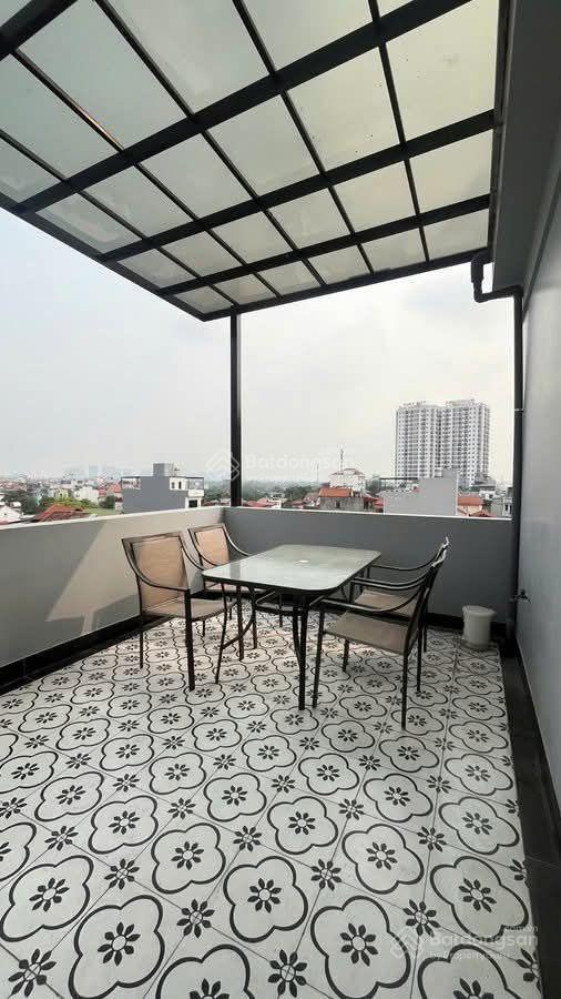 Nhà đẹp, phúc lợi long biên thang máy mt 6m ô tô đỗ cửa (nhà tư nhân dưới 10 tỷ)
