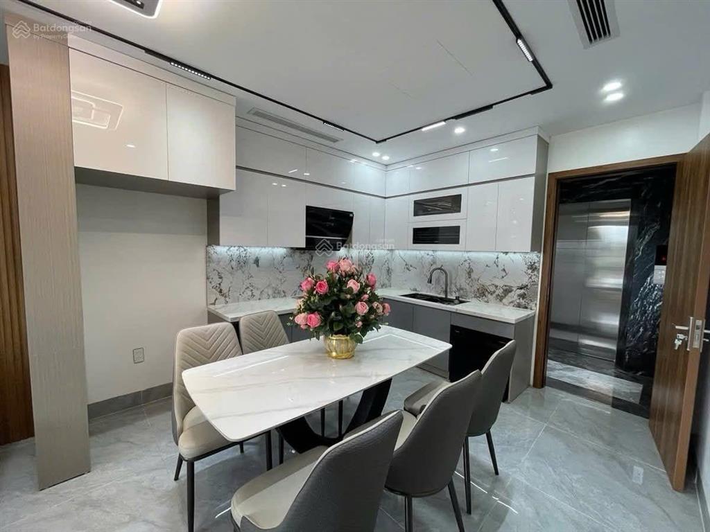 Siêu phẩm nguyễn văn linh thang máy gara 7 chỗ full nội thất nhà dân tự xây 6 tầng kiên
