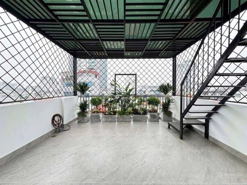 Siêu phẩm  nguyễn văn cừ  8t thang máy gara 2 ô tô full nội thất cao cấp, 4 master vị