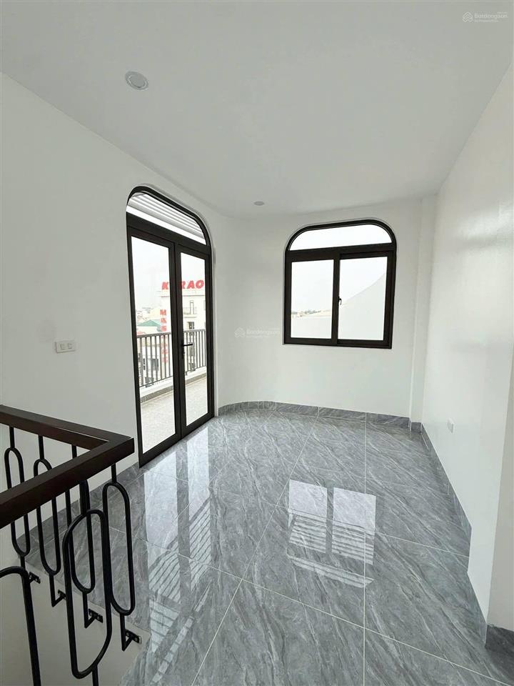 Phúc lợi  long biên bán  nhà mới tinh giang biên 30m x 5 tầng full nội thất cao cấp 