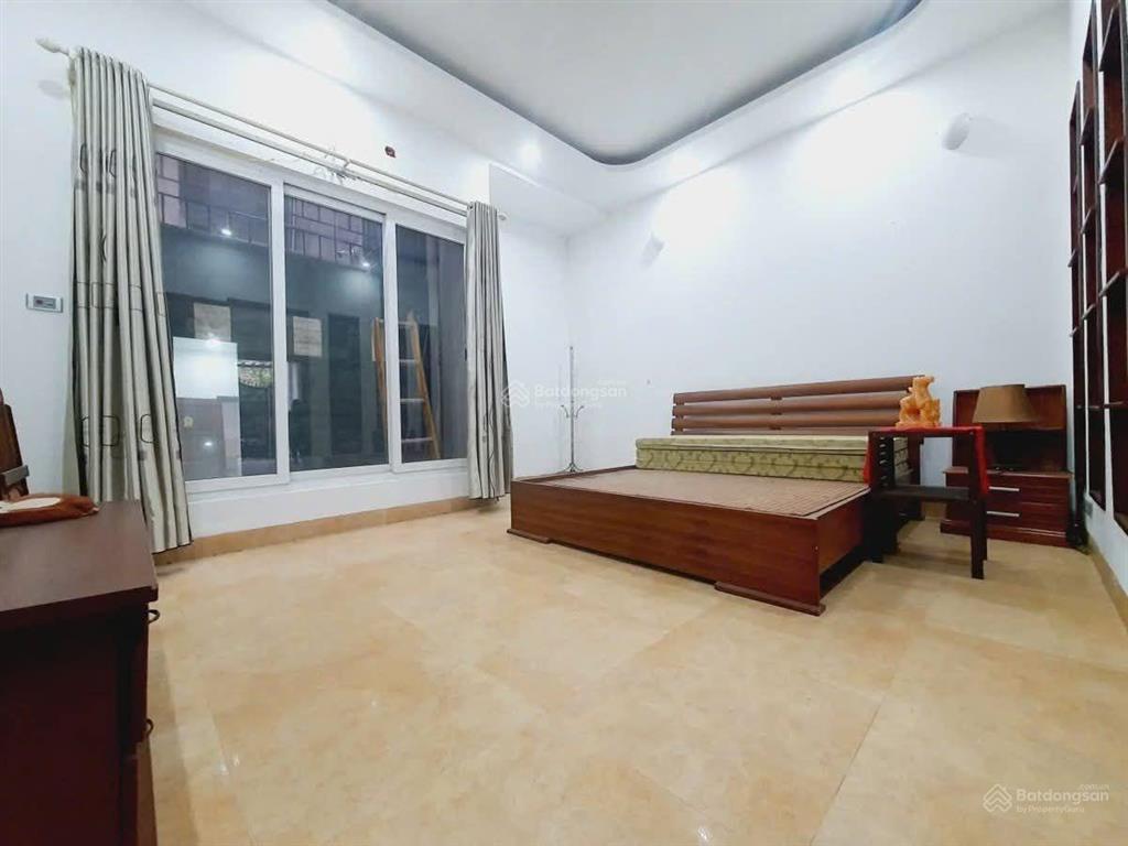 Ngọc thụy 88m  mặt ngõ kinh doanh  gara ô tô  ô chờ thang máy
 5 ngủ, wc đầy đủ
 nhà 5 tầng