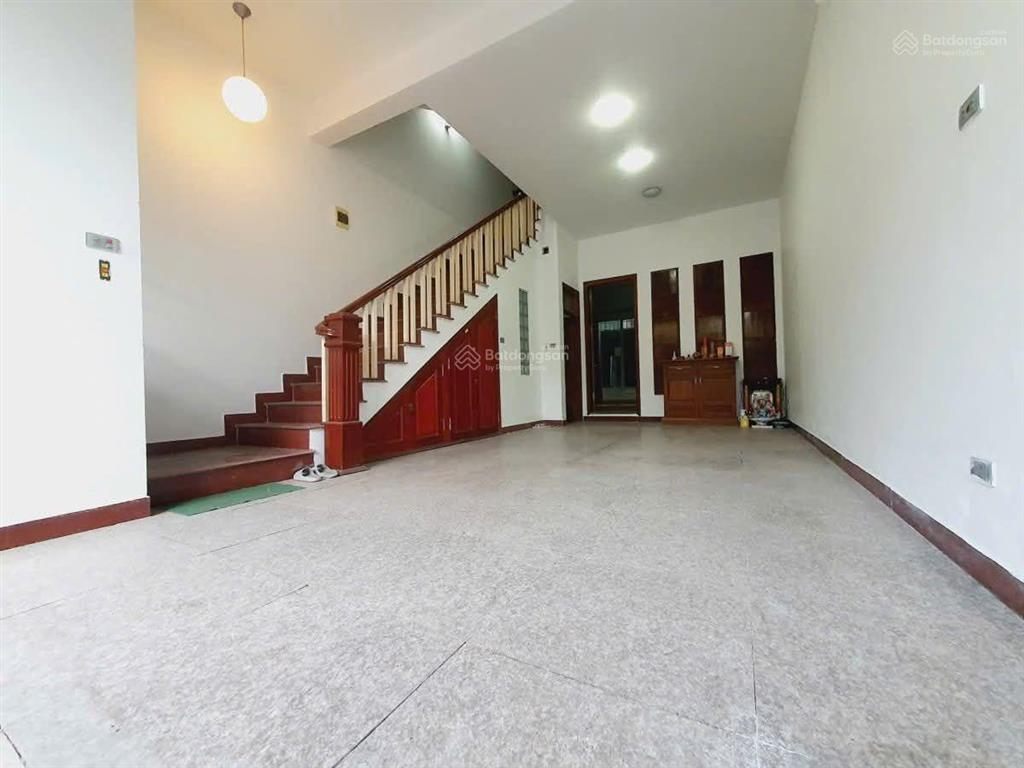 Ngọc thụy 88m  mặt ngõ kinh doanh  gara ô tô  ô chờ thang máy
 5 ngủ, wc đầy đủ
 nhà 5 tầng