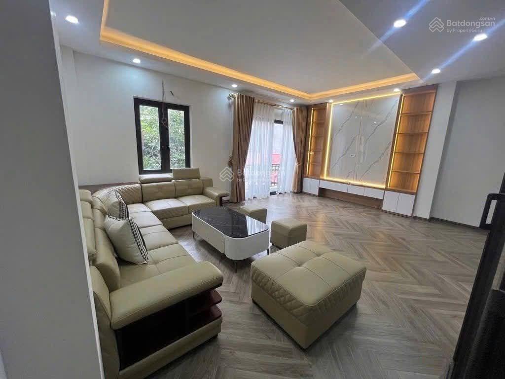 Hoàng như tiếp  long biên nhà mới 6 tầng thang máy  full nội thất  ở ngay + vị trí gần trường qt