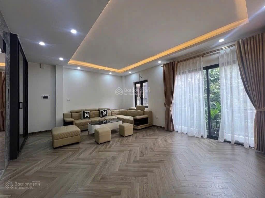 Hoàng như tiếp  long biên nhà mới 6 tầng thang máy  full nội thất  ở ngay + vị trí gần trường qt