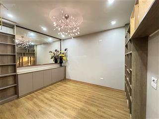 Nhà đẹp nguyễn văn cừ ô tô đỗ cửa 6 ngủ full nội thất  51m2 x 5 tầng mặt tiền
