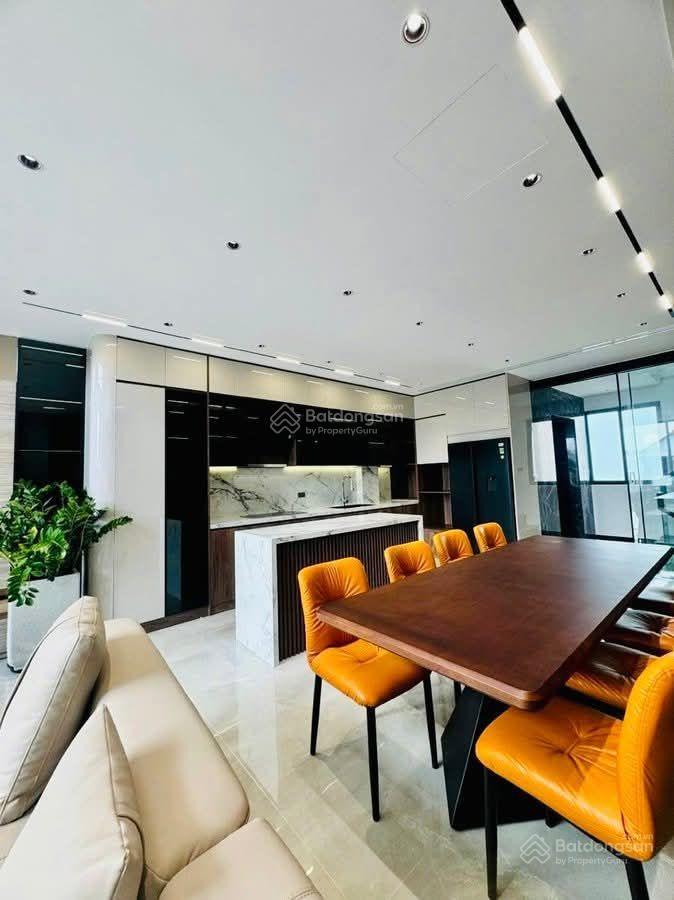 Ngọc lâm  vip  long biên 7 tầng thang máy vỉa hè rộng ô tô tránh kinh doanh 70m