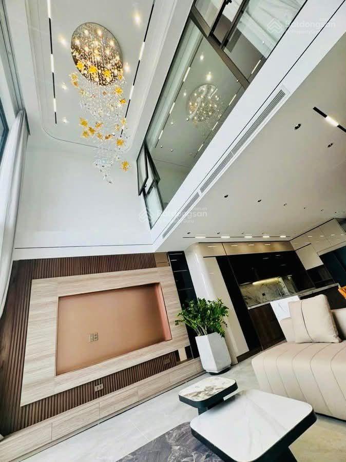 Ngọc lâm  vip  long biên 7 tầng thang máy vỉa hè rộng ô tô tránh kinh doanh 70m