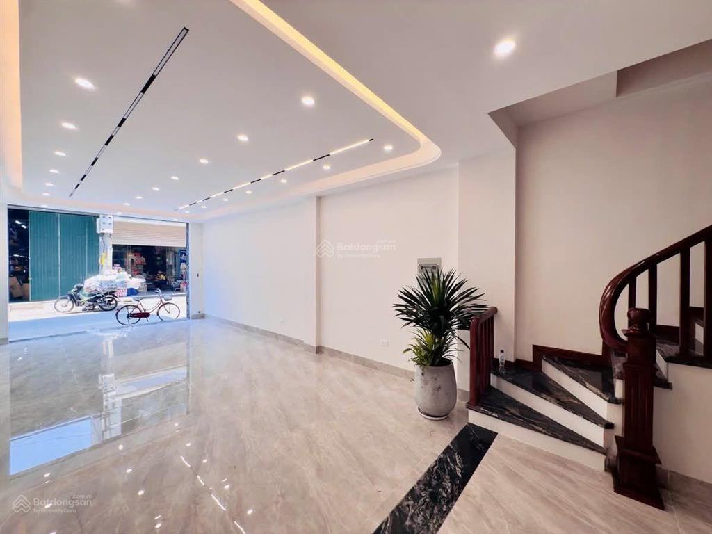 Siêu phẩm tân thụy long biên  7 tầng, thang máy, gara 2 ô tô, full nội thất 55m2 x 7 tầng