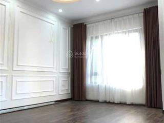 Bát khối  khu đáng sống
 nhà dân xây chắc chắn, thiết kế hợp lý, công năng đầy đủ
tầng 1 phòng