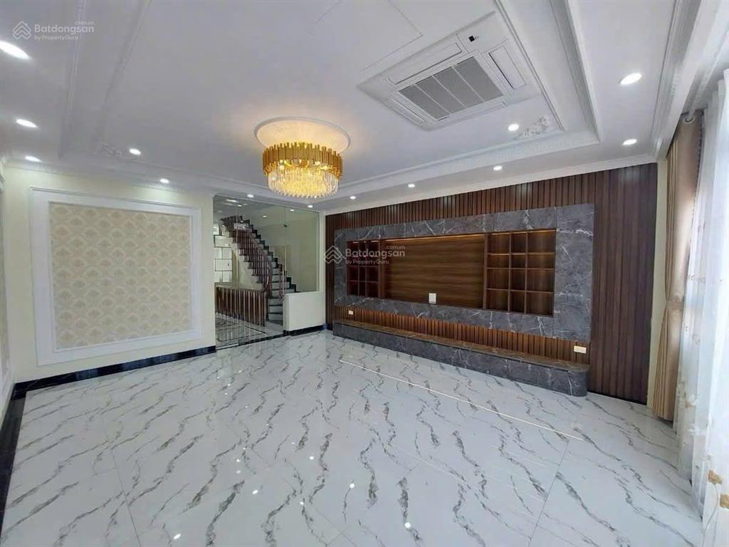 Siêu phẩm long biên  nguyễn văn linh thiết kế 80m x 6 tầng 4,9mt mặt ngõ ô tô tránh