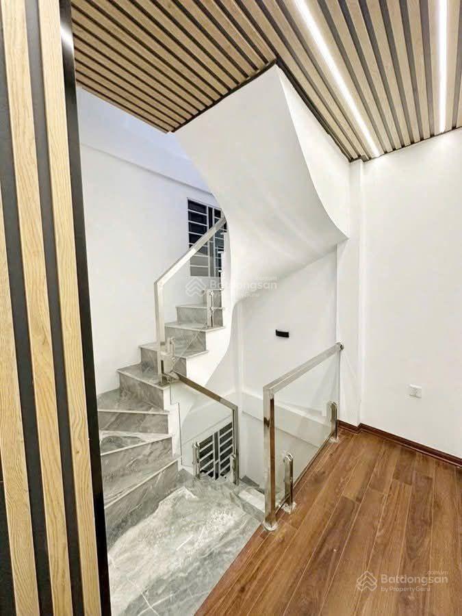 Đàm quang trung, thông số đẹp  7 tầng, nở hậu, gara, ô tô tránh dừng đỗ, kinh doanh
 vị trí đắc