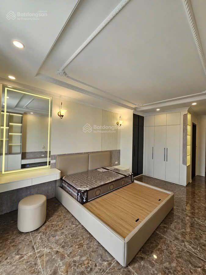 Nguyễn lam sài đồng 48m2 6 tầng thang máy gara 7 chỗ ngõ thông  nhà đẹp