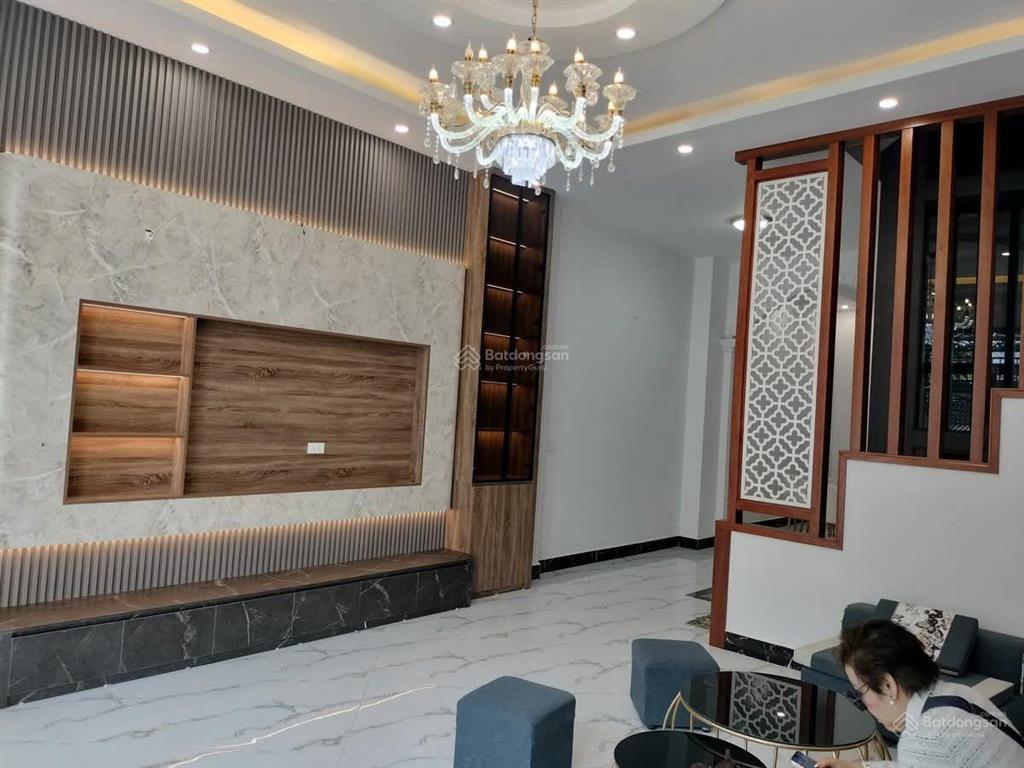 Nhà đẹp phúc lợi  mua ở đẳng cấp kết hợp văn phòng  diện tích 88,2m, mặt tiền 4,9m.
 nhà 4 t
