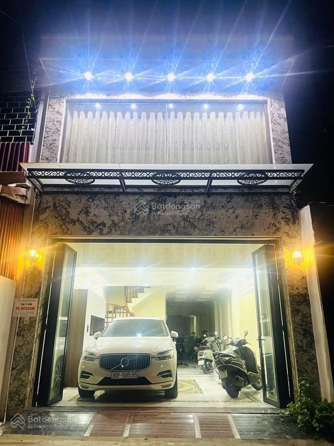 Nguyễn văn linh nhà 6 tầng thang máy, 5 ngủ  diện tích 80m2, mặt tiền 4,9m
