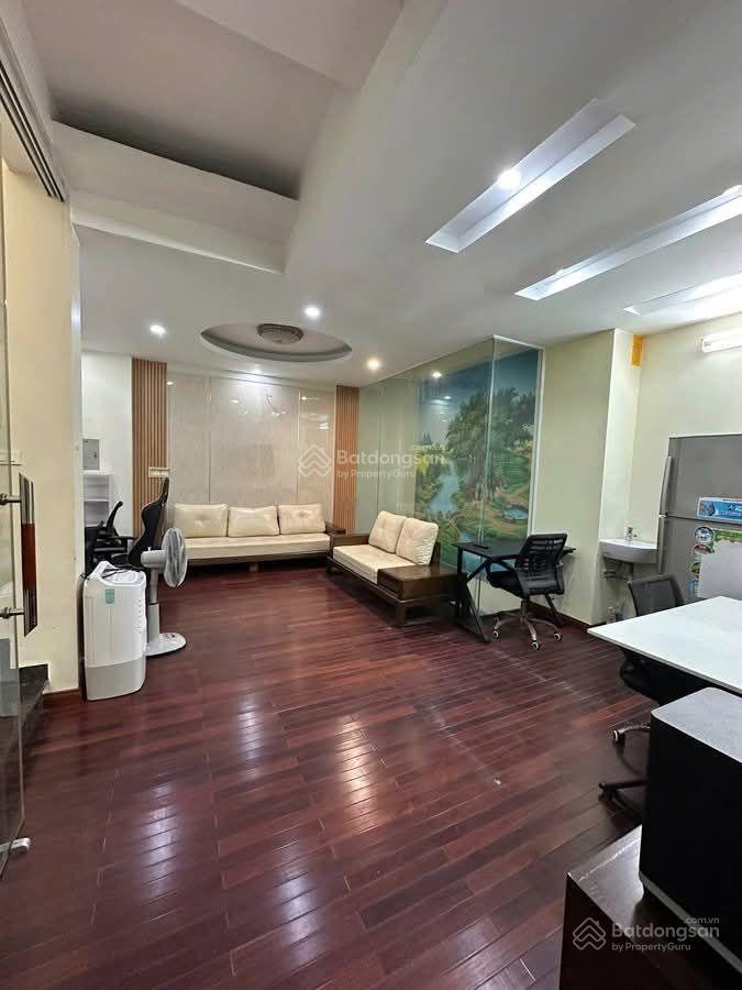 Nguyễn văn linh long biên  rộng 93m 4 tầng  4 ngủ
 ô tô vào nhà, đường trước nhà ô tô