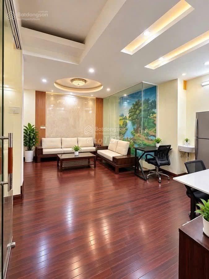 Nguyễn văn linh long biên  rộng 93m 4 tầng  4 ngủ
 ô tô vào nhà, đường trước nhà ô tô
