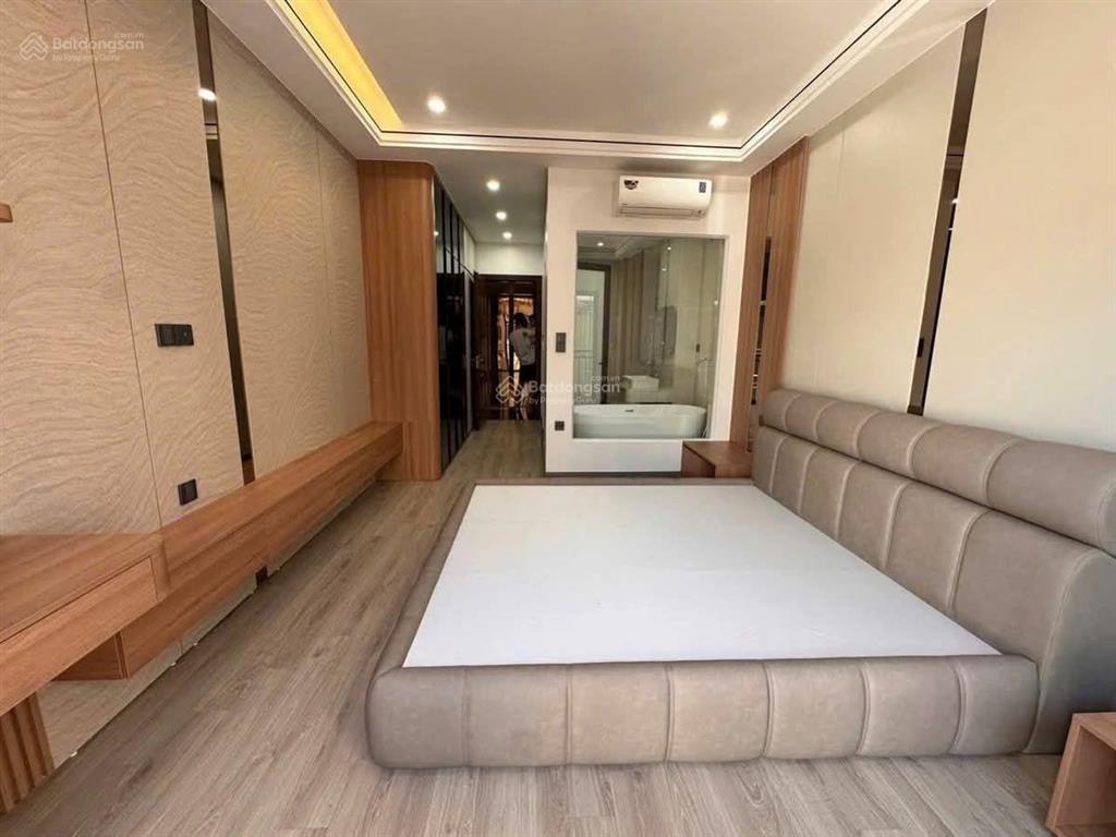 Ngọc lâm phố "cổ" long biên nhà 7 tầng thang máy full nội thất cao cấp trung tâm phố ng