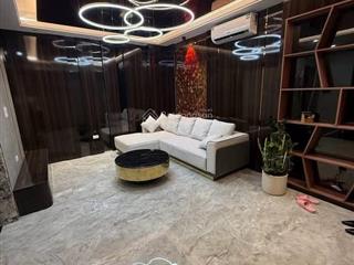 Siêu phẩm nguyễn văn cừ full nội thất  30m 7 tầng, có thang máy, nhà dân xây độc lập kiên