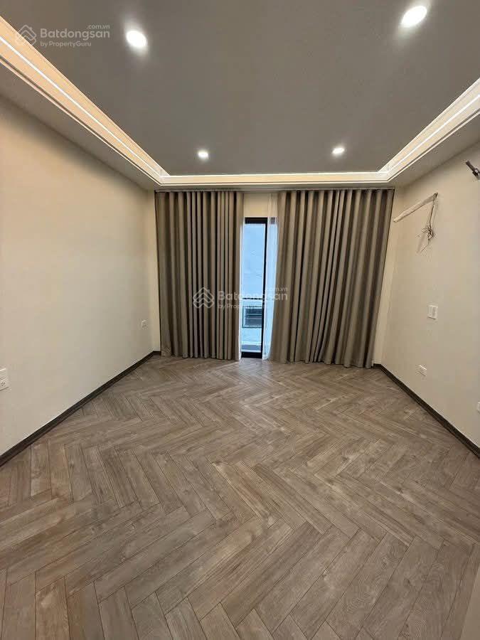 Siêu phẩm nguyễn văn cừ full nội thất  30m 7 tầng, có thang máy, nhà dân xây độc lập kiên