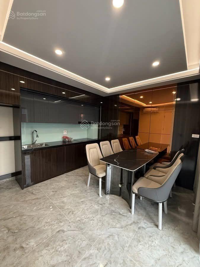 Siêu phẩm nguyễn văn cừ full nội thất  30m 7 tầng, có thang máy, nhà dân xây độc lập kiên