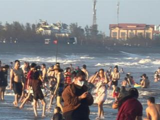 Em đang có lô đất sát biển,gần nhà thờ đổ,bãu biển thịnh long, nhỉnh 1tỷ, siêu đẹp!