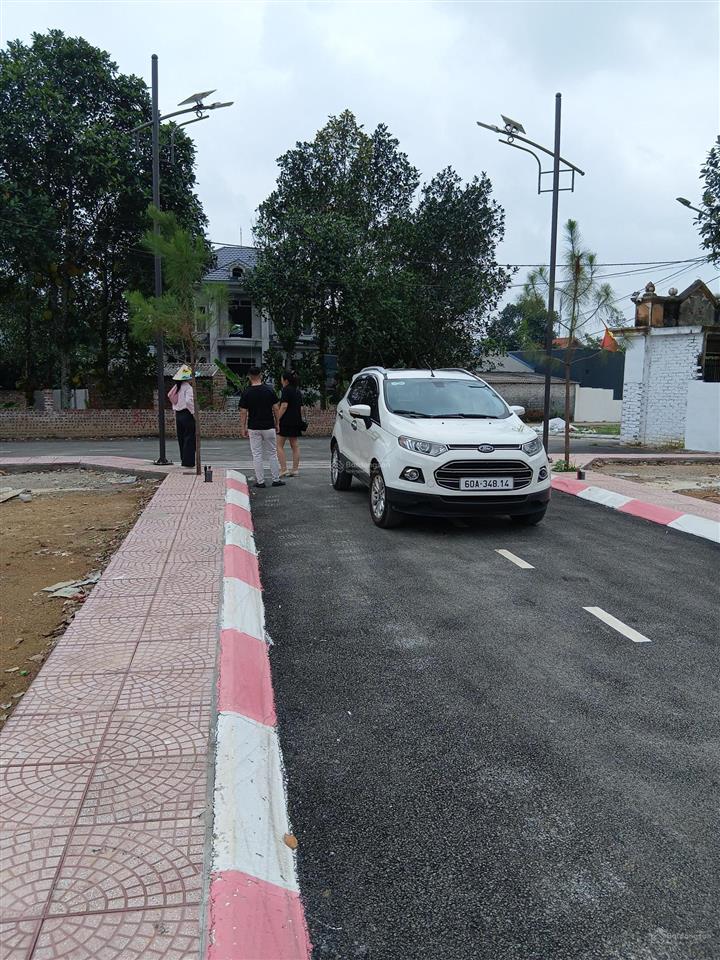 Em đang có lô đất sát biển,gần nhà thờ đổ,bãu biển thịnh long, nhỉnh 1tỷ, siêu đẹp!