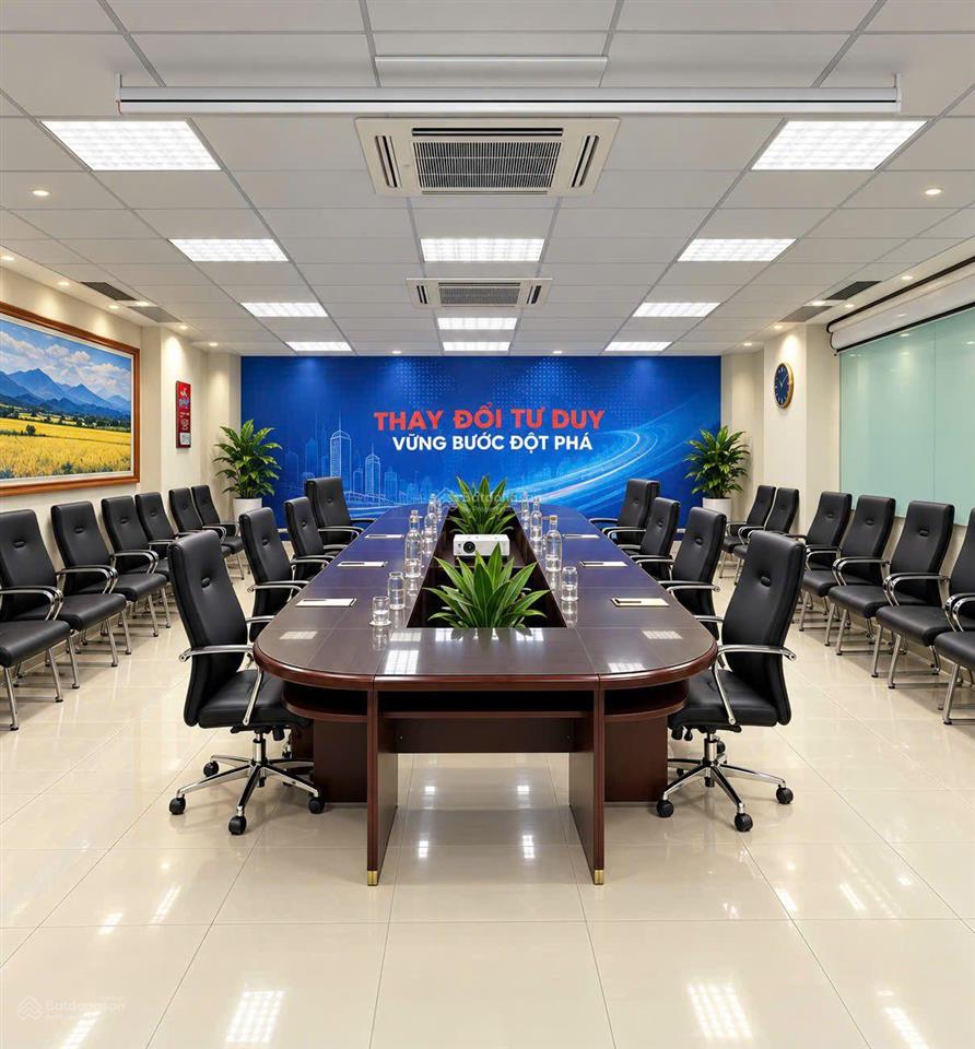 Mặt phố hòa mã 187m 7tầng 187 tỷ cho thuê 400 triệu/tháng, mt rộng vỉa hè  thang máy  dòng tiền