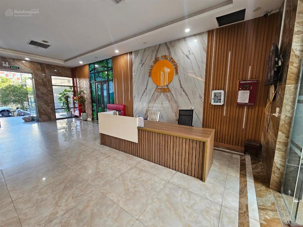 Mặt phố hòa mã 187m 7tầng 187 tỷ cho thuê 400 triệu/tháng, mt rộng vỉa hè  thang máy  dòng tiền