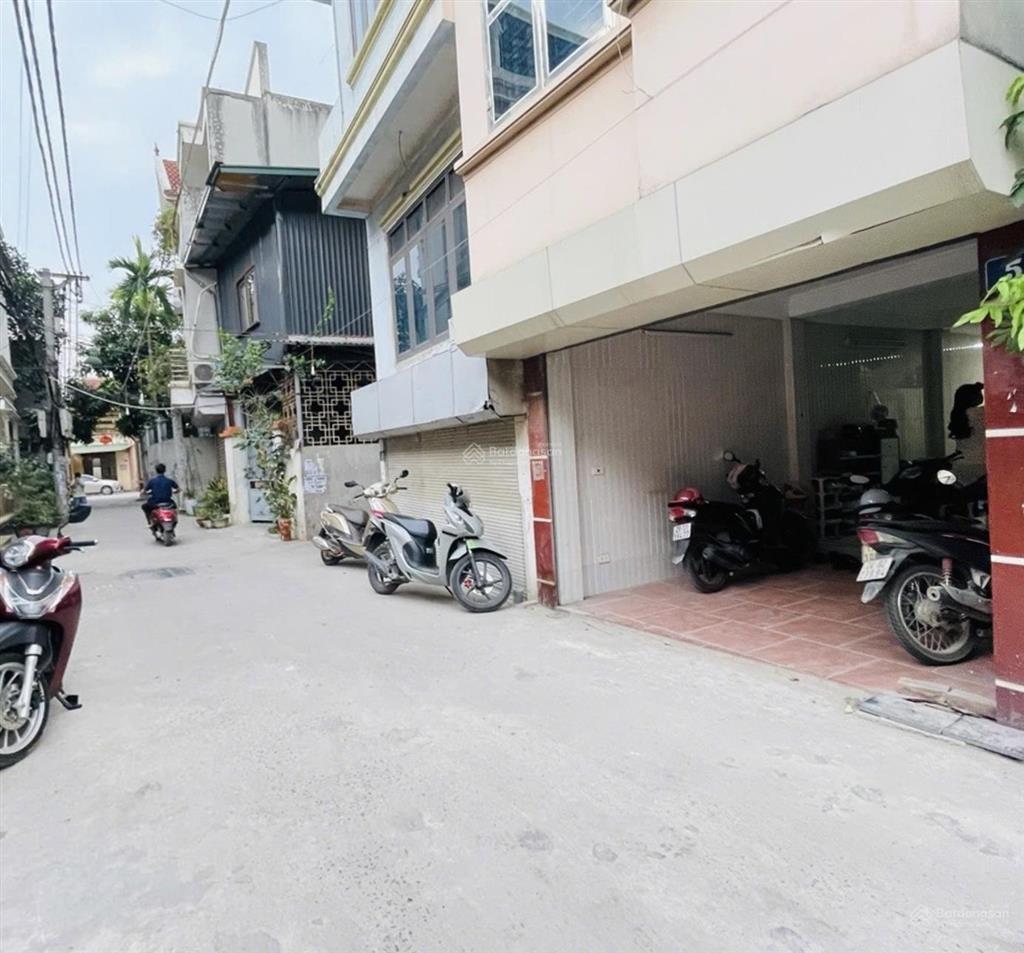 Aeon mall lêtrọng tấn hà đông  chỉ 8tỷ  40m x 6 tầng. oto tránh ,đồ cửa , ngủ trong nhà.