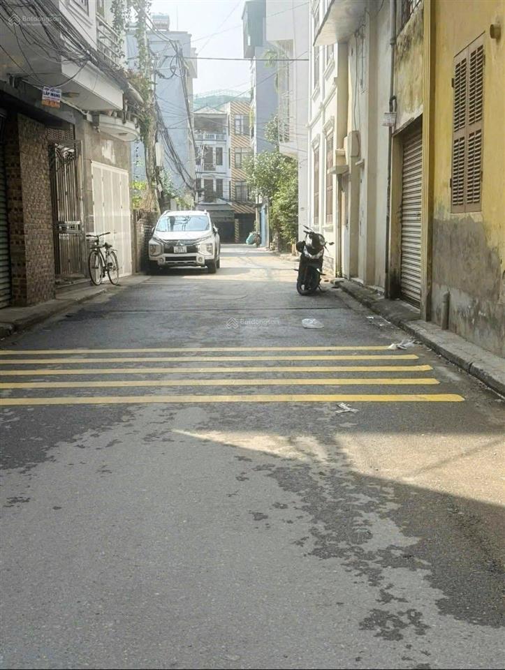 Vừa ở vừa hái ra tiền  nhà 5 tầng , 40m , 6phòng ngủ  tt cầu giấy  ngõ thông  ô tô đỗ cửa ,