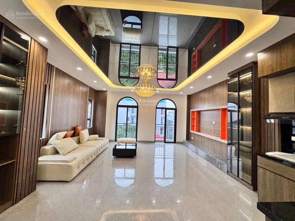 Chỉ hơn 14 tỷ (thương lượng)
ô tô tránh  7 tầng thang máy lô góc 2 thoáng