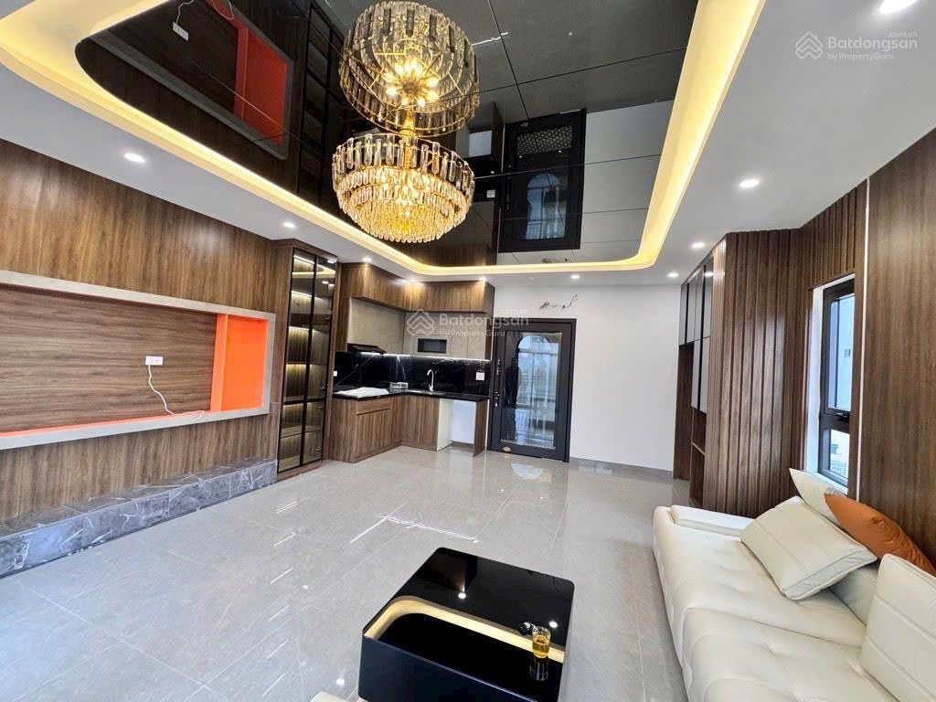 Chỉ hơn 14 tỷ (thương lượng)
ô tô tránh  7 tầng thang máy lô góc 2 thoáng