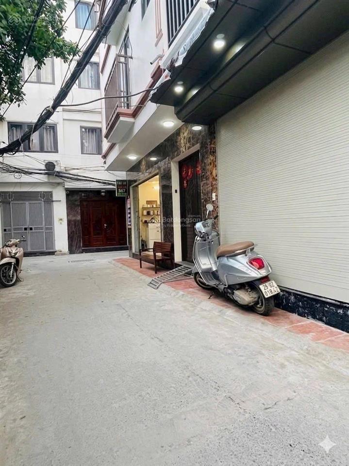 9tỷ hơn  5 tầng thang máy mặt ngõ kinh doanh  ngõ thông oto.