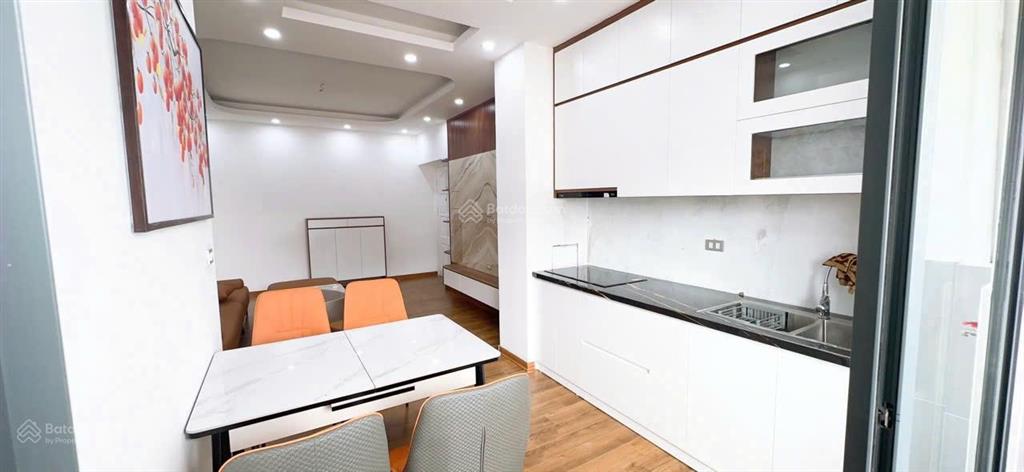 Cho thuê căn hộ 03pn chung cư 173 xuân thủy  cầu giấy. full nội thất. vào luôn. giá 16tr/tháng
