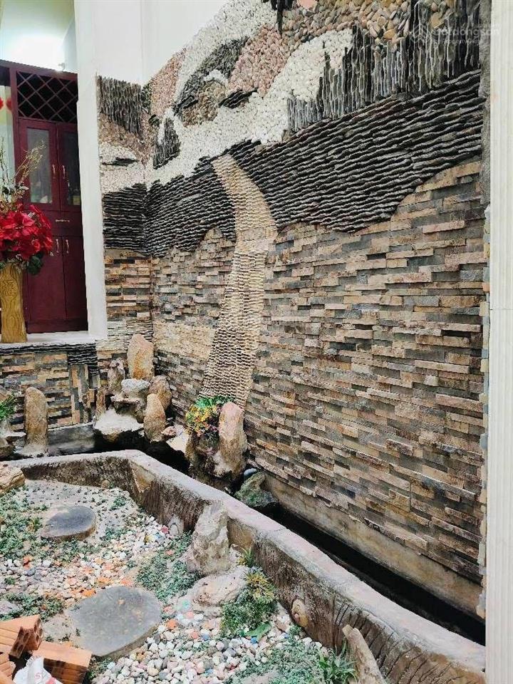 Nhà mặt tiền 4 tầng view công viên  ngay đại học kinh tế tphcm  5x20 chỉ 8 tỷ chút