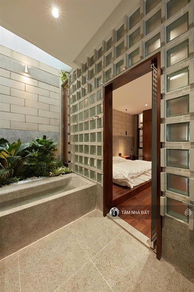 Kiến trúc sư bán nhà đang ở + cách 3 căn ra đs 27 + trệt 3 lầu (5,7x20m) gara xe hơi 4pn 5tolet