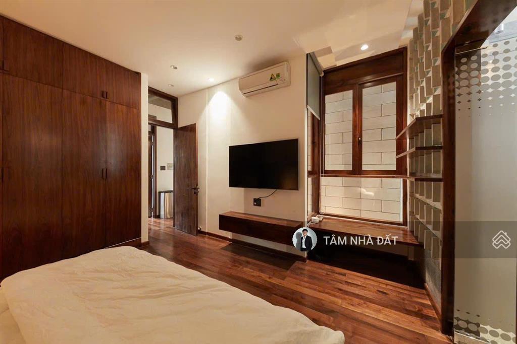 Kiến trúc sư bán nhà đang ở + cách 3 căn ra đs 27 + trệt 3 lầu (5,7x20m) gara xe hơi 4pn 5tolet