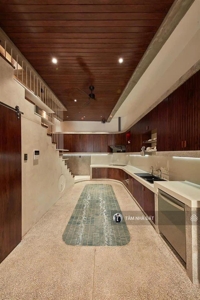 Kiến trúc sư bán nhà đang ở + cách 3 căn ra đs 27 + trệt 3 lầu (5,7x20m) gara xe hơi 4pn 5tolet