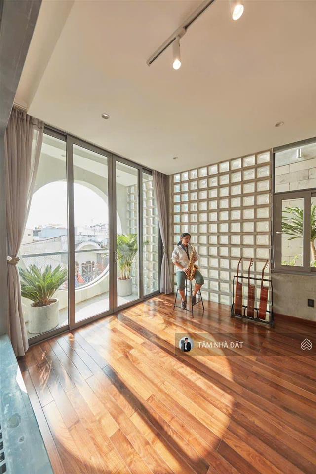 Kiến trúc sư bán nhà đang ở + cách 3 căn ra đs 27 + trệt 3 lầu (5,7x20m) gara xe hơi 4pn 5tolet