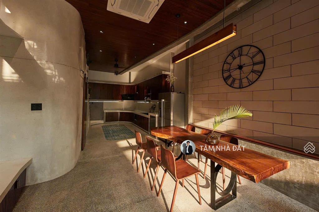 Kiến trúc sư bán nhà đang ở + cách 3 căn ra đs 27 + trệt 3 lầu (5,7x20m) gara xe hơi 4pn 5tolet